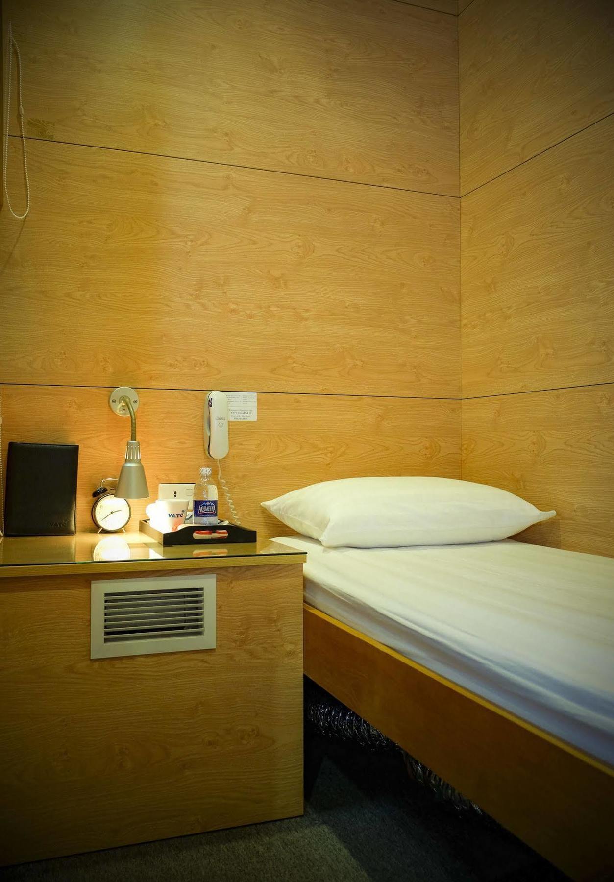 Готель Vatc Sleep Pod Terminal 1 Noi Bai Екстер'єр фото