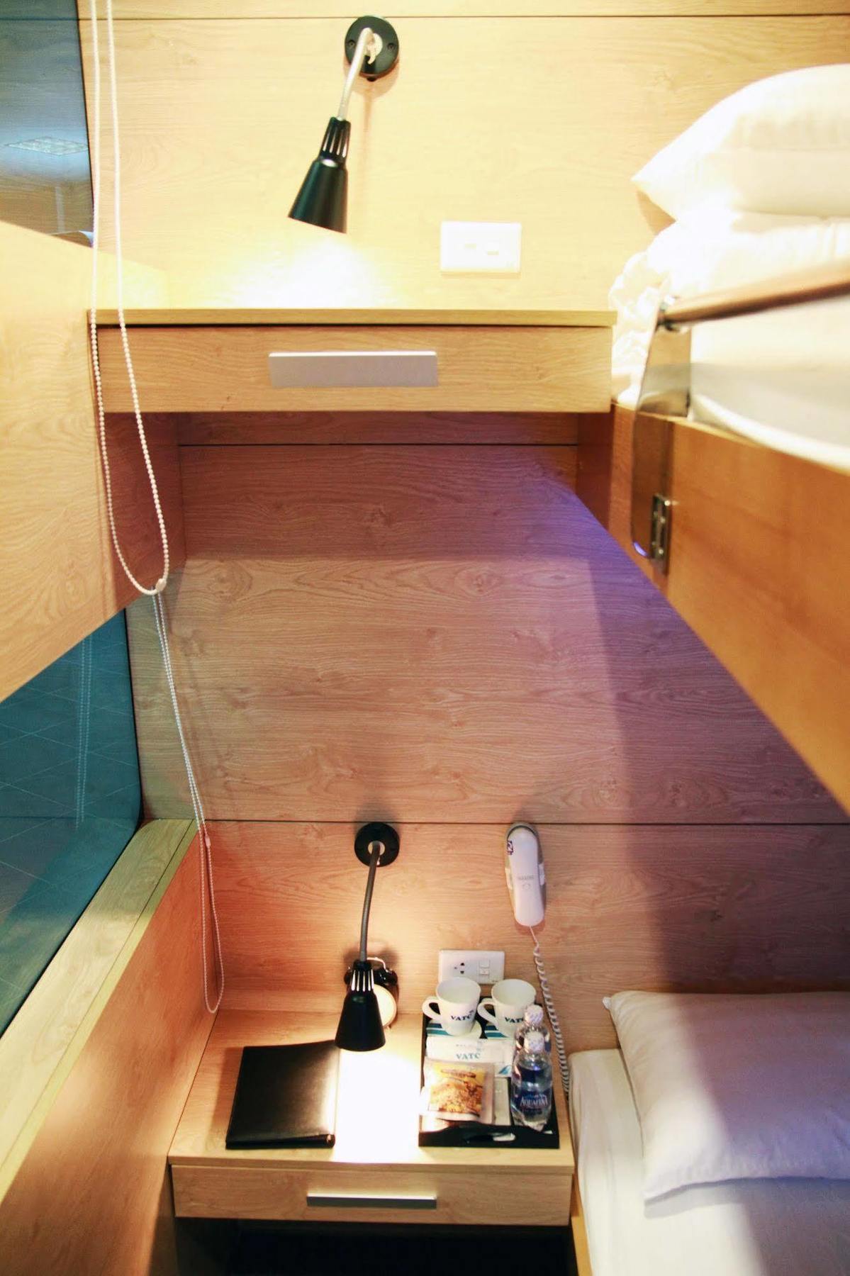 Готель Vatc Sleep Pod Terminal 1 Noi Bai Екстер'єр фото