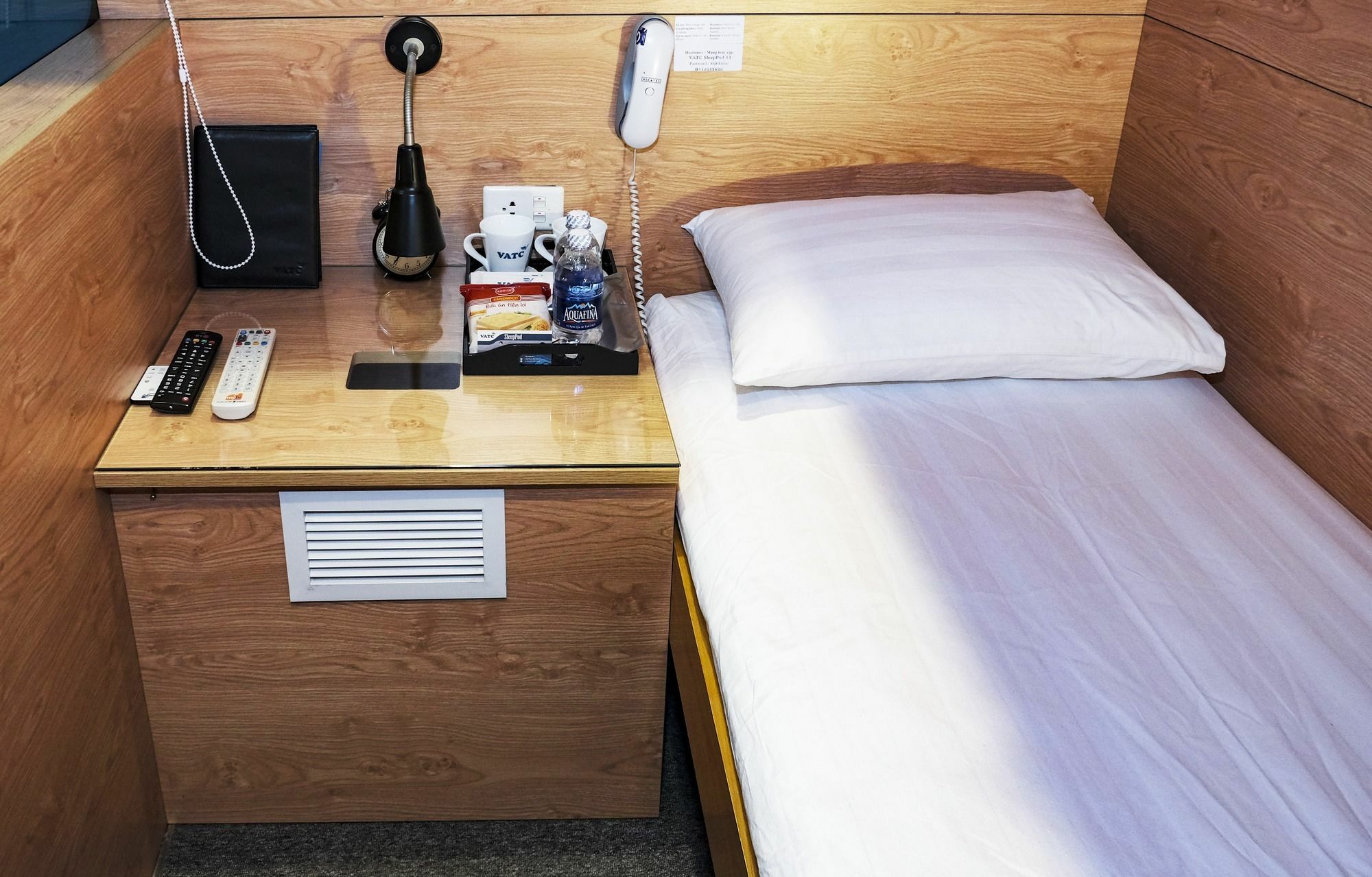 Готель Vatc Sleep Pod Terminal 1 Noi Bai Екстер'єр фото